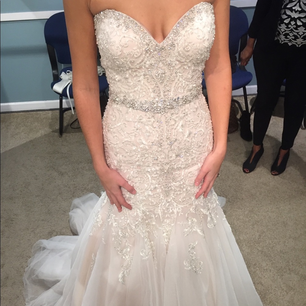 NWT Wedding Dress / Allure Style 9275 NWT - Sz 10